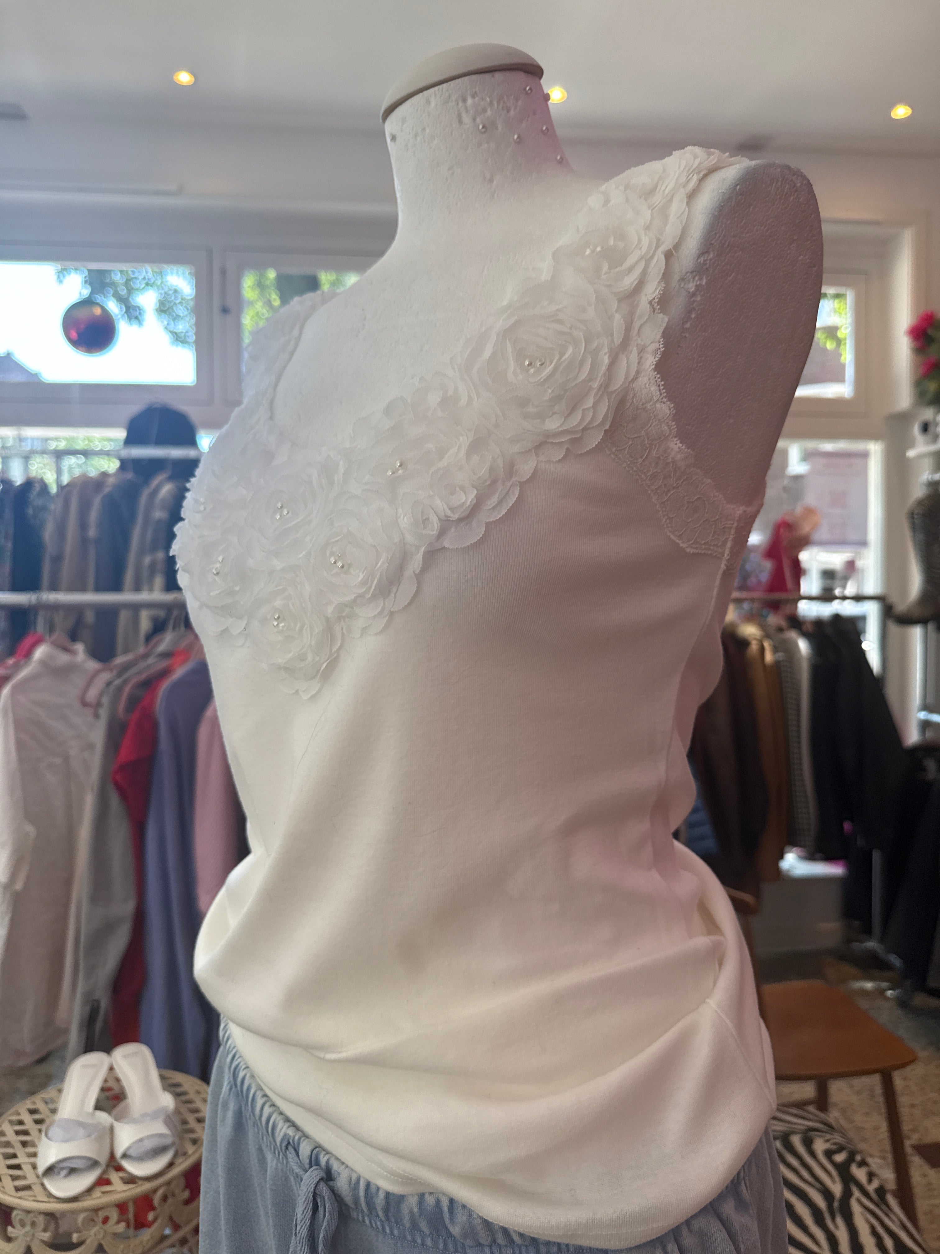Vintage top met rozen op de borst / maat L