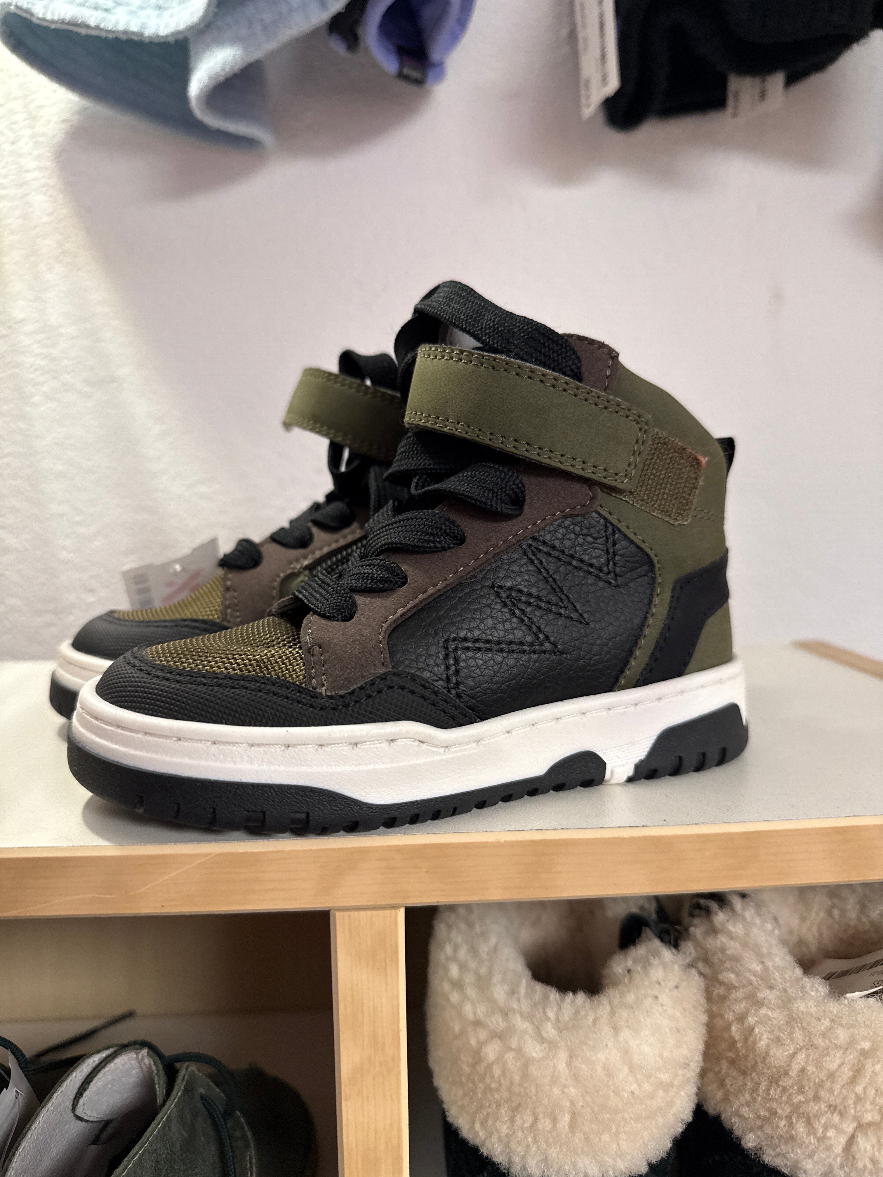 Red-Rag sneakers maat 24