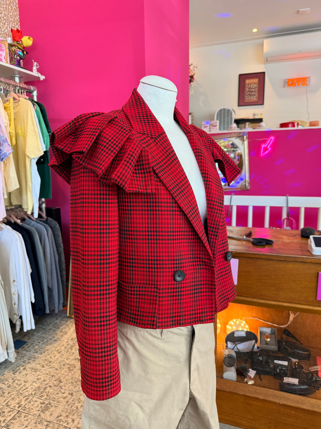 Up-cycled by Sharon - cropped blazer met ruffles maat S