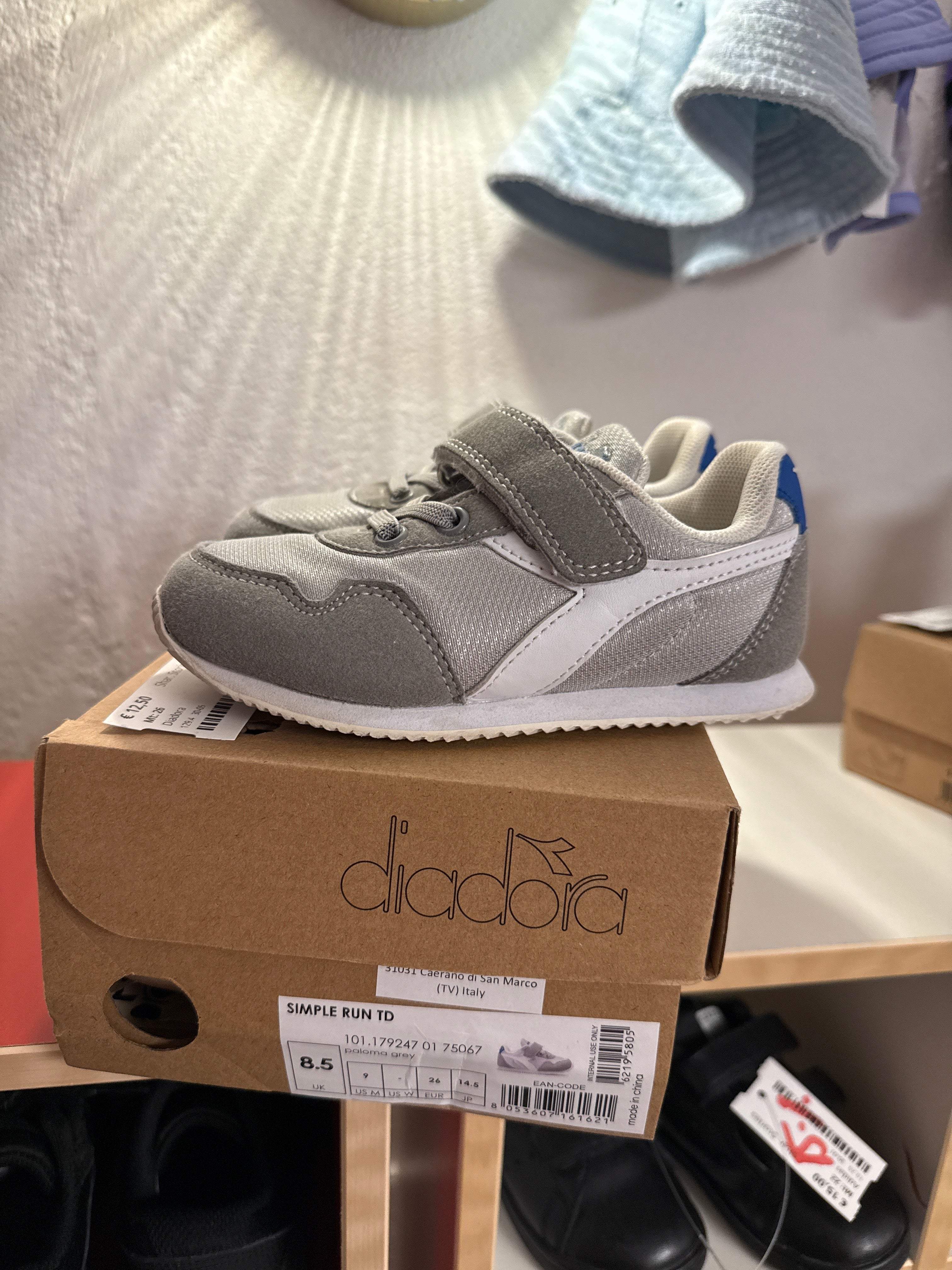 Diadora sneakers maat 26