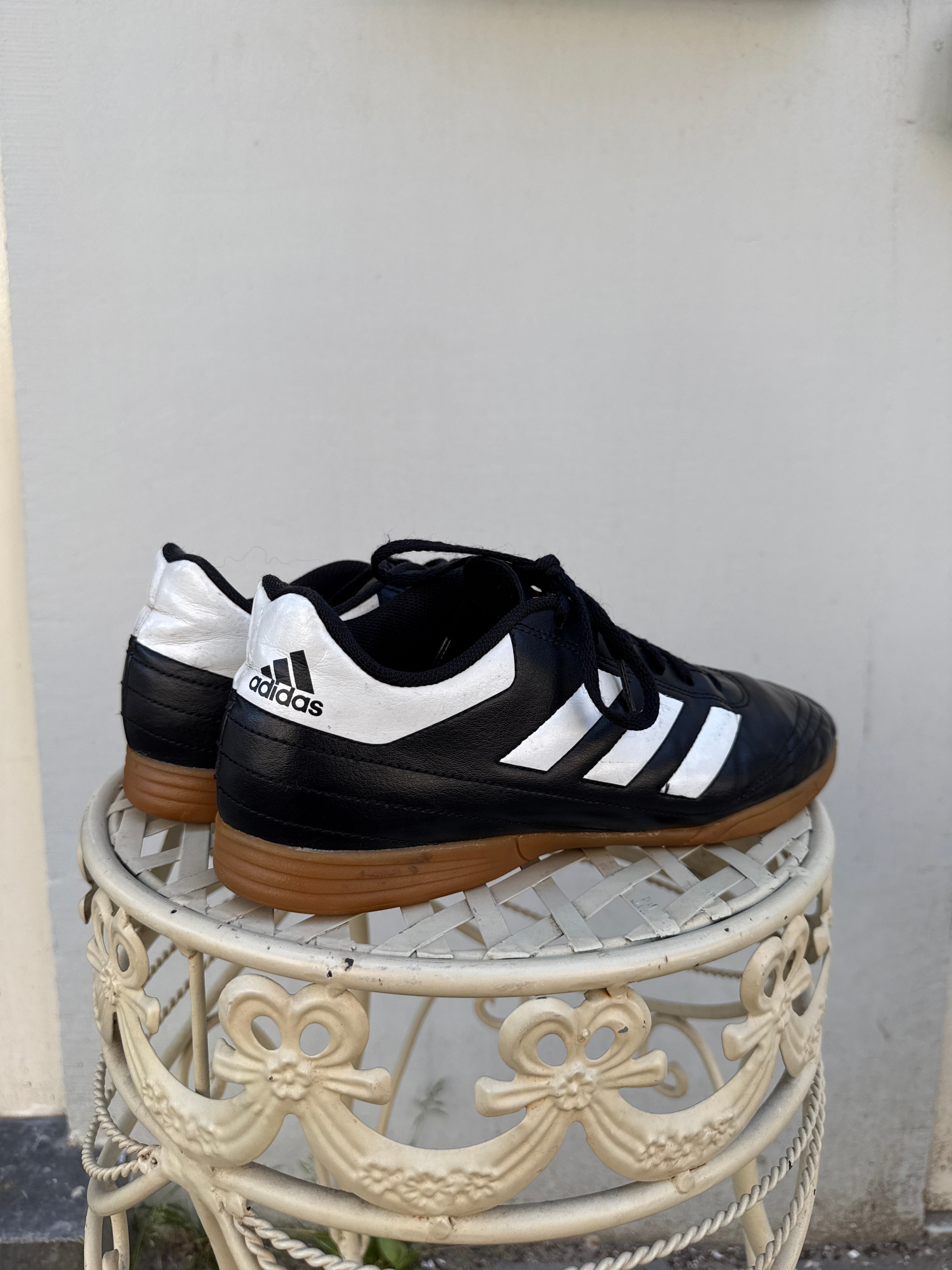Adidas zaalvoetbal sneakers maat 43,5