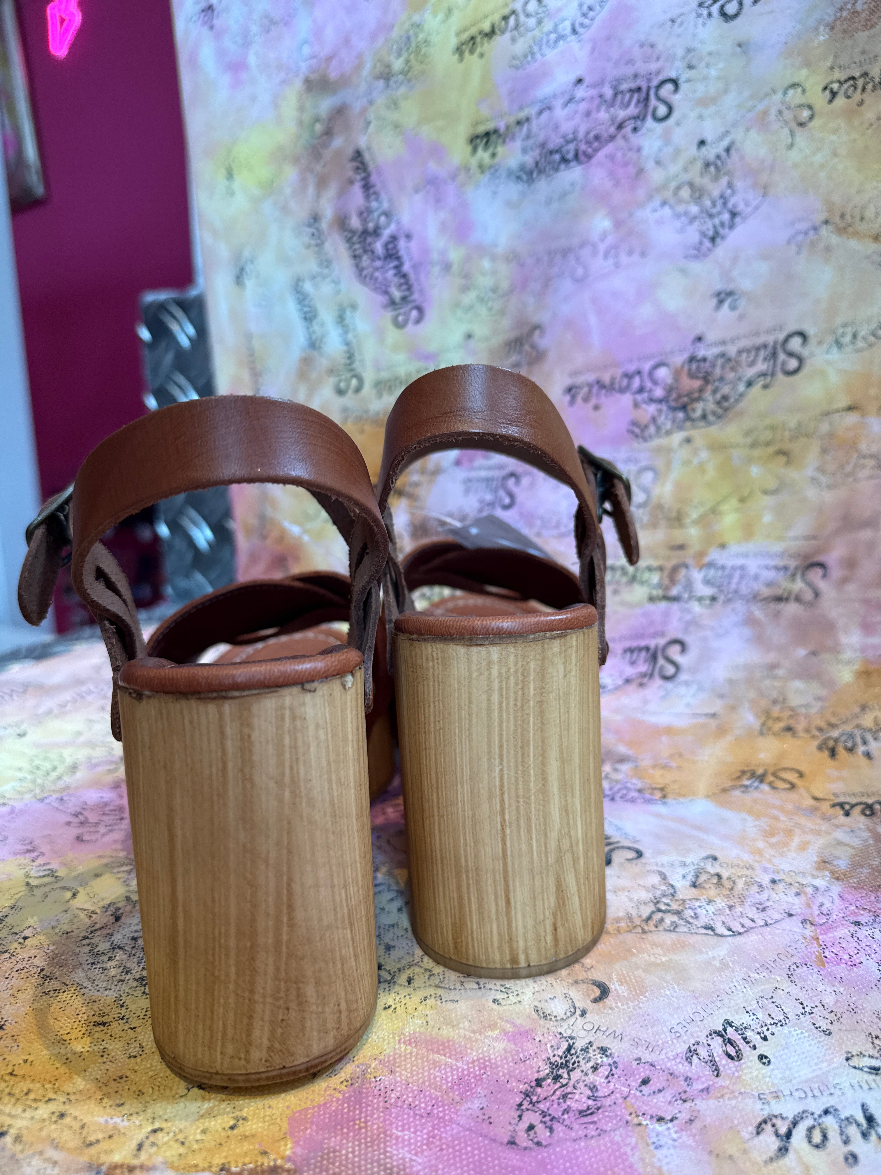 Cypres hakken suede en hout maat 38