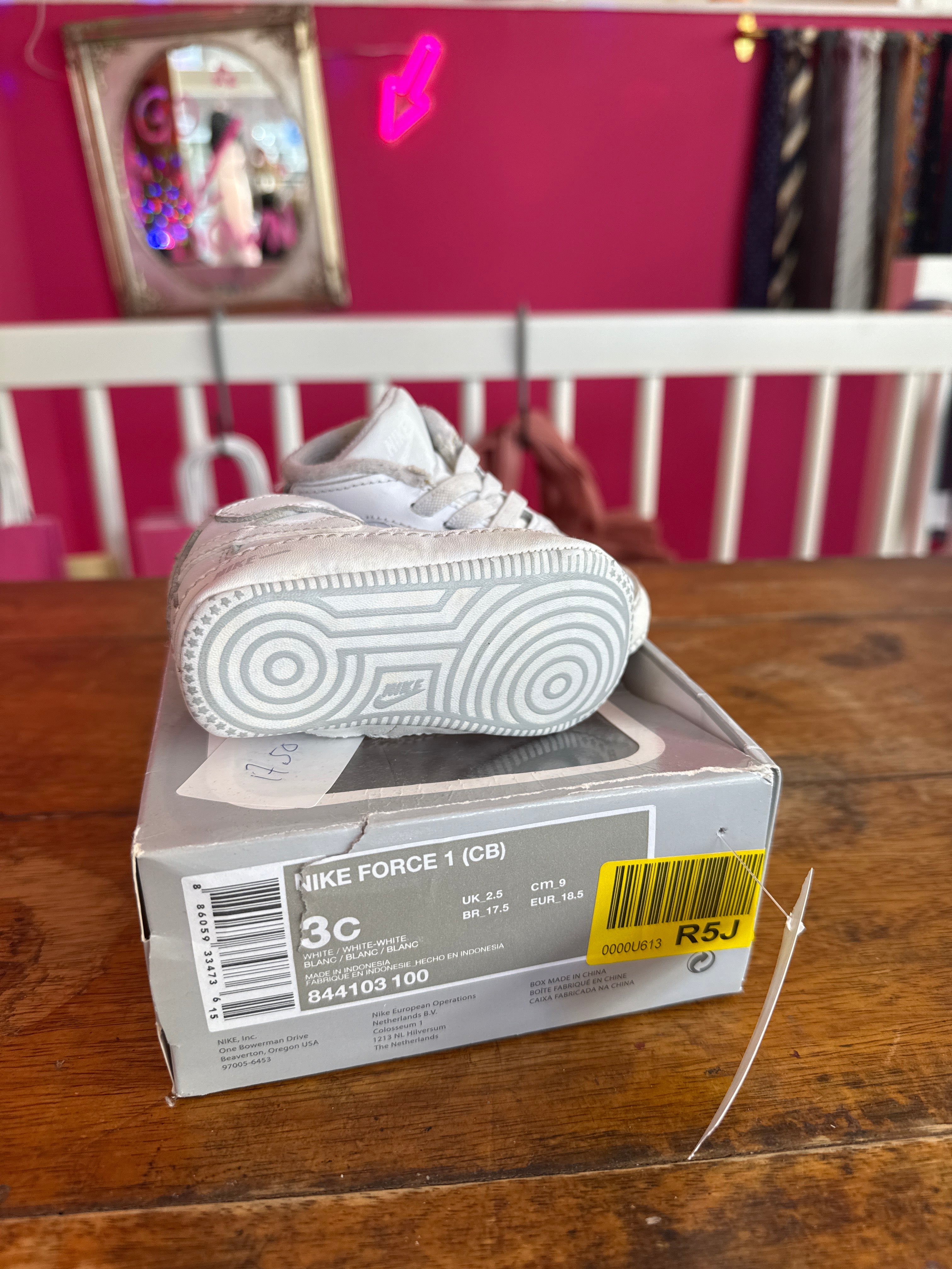 Nike Force 1 maat 18,5