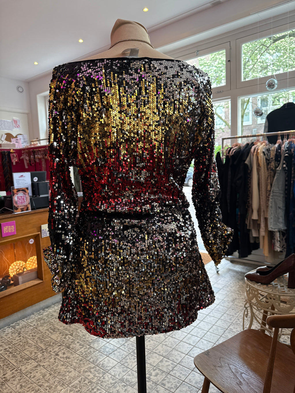 Glitter top/jurkje met open schouders maat M