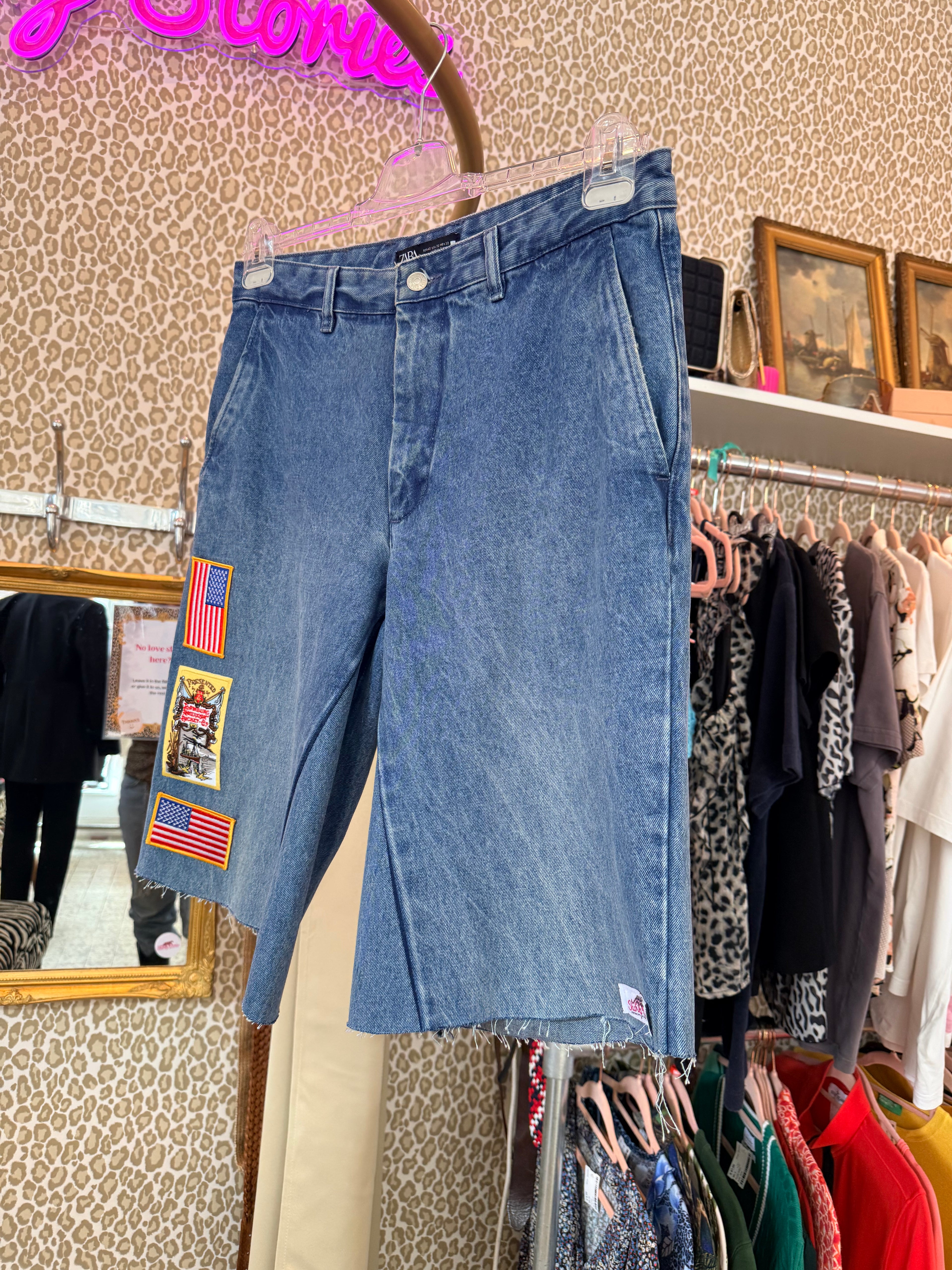 Upcycled Jorts met patches maat L / EU size 42