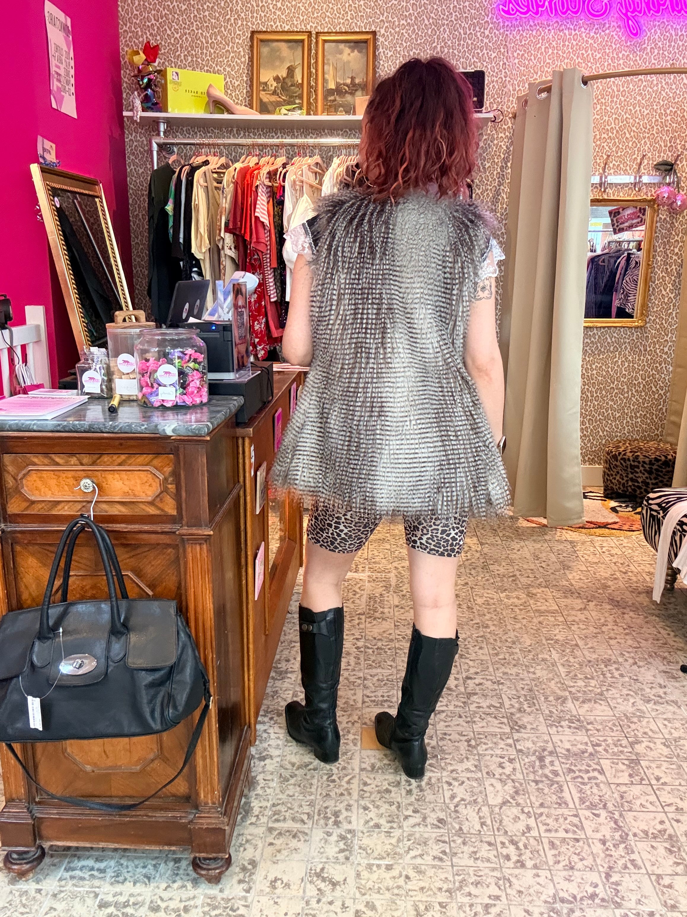 Bershka gilet / faux furr / afgeprijsd, want beschadigd