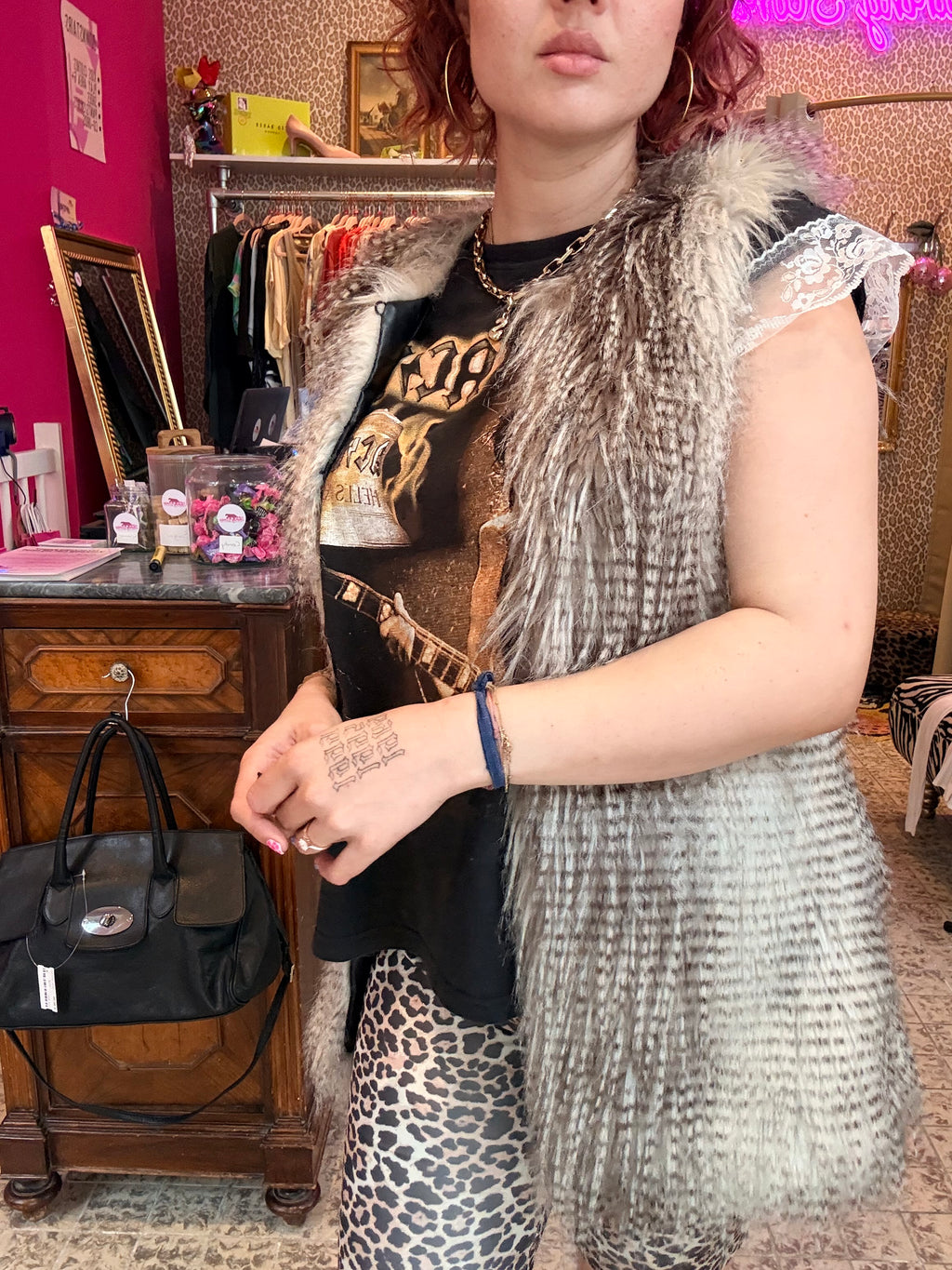 Bershka gilet / faux furr / afgeprijsd, want beschadigd