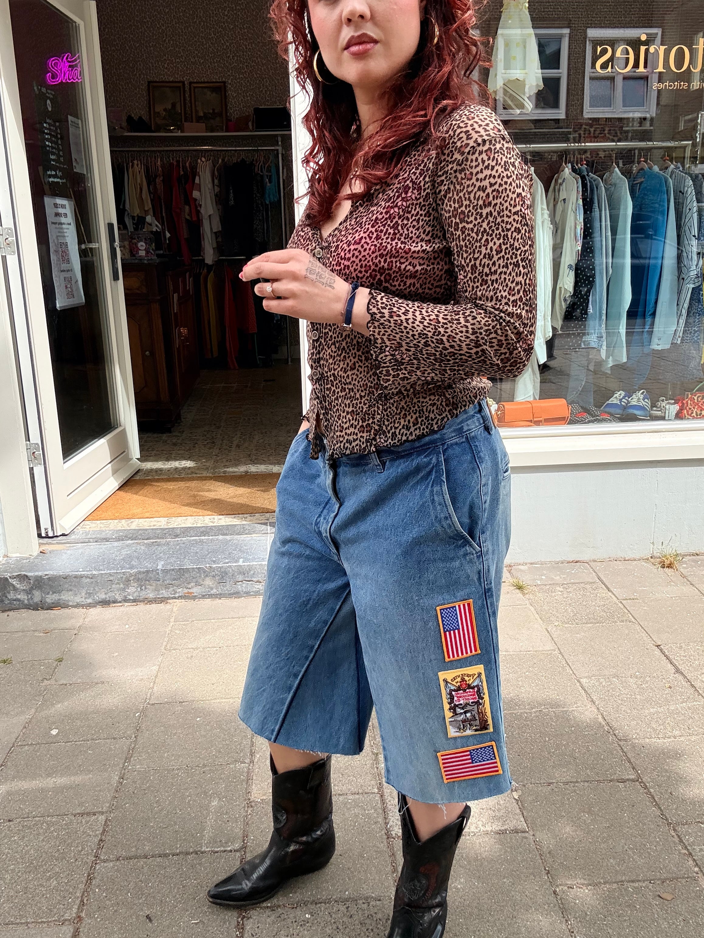 Upcycled Jorts met patches maat L / EU size 42