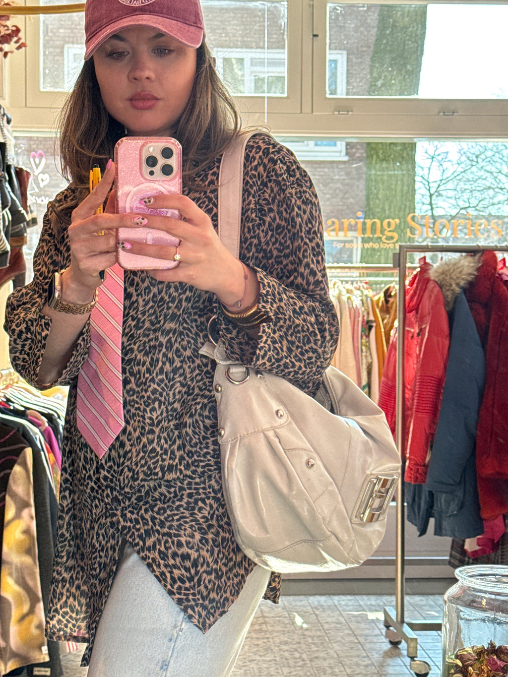 Guess tas