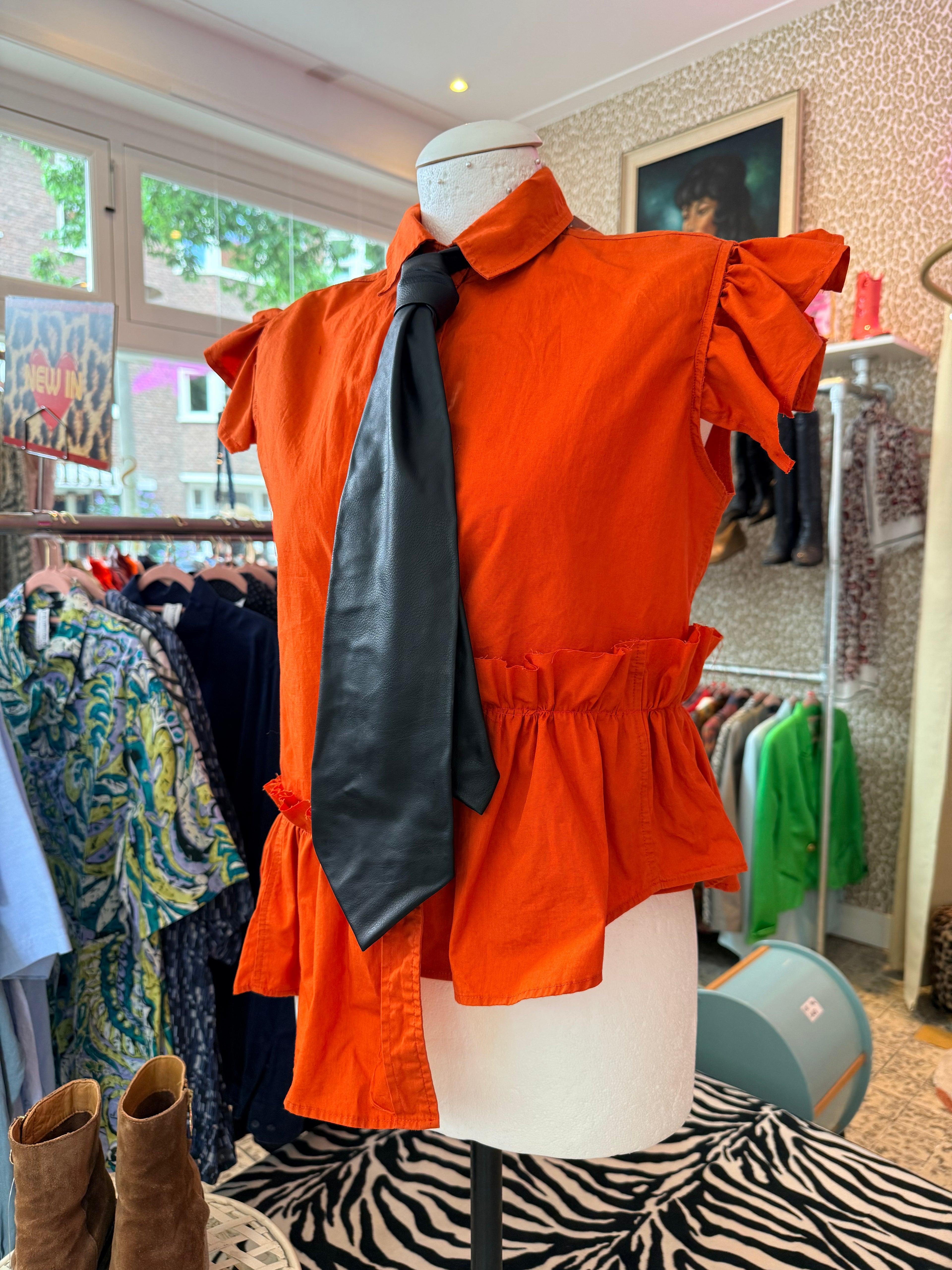 Upcycle shirt / made by Sharon / handmade / maat S/M / exclusief stropdas