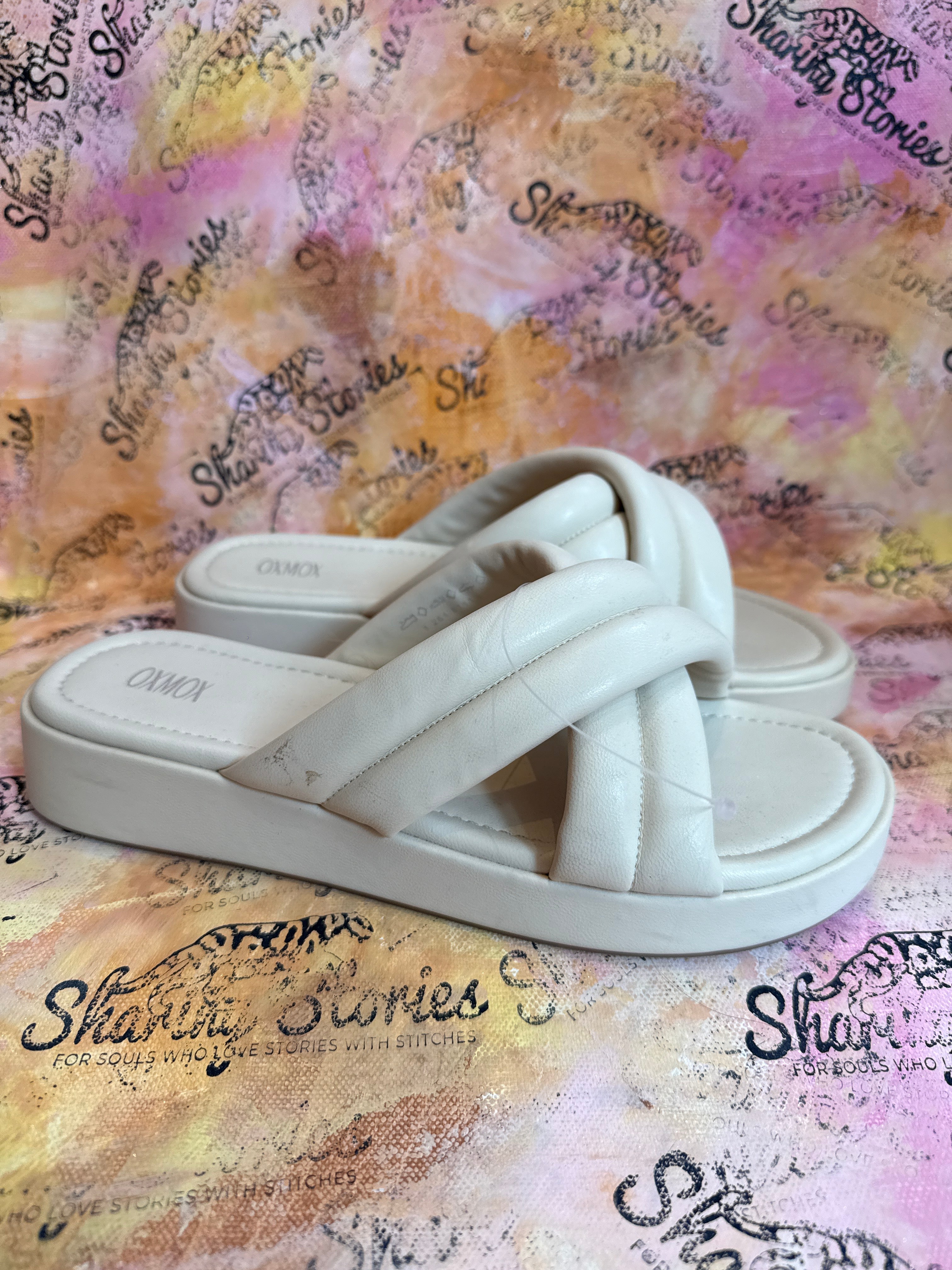 Oxmox slippers / faux leather / maat 37 / nooit gedragen