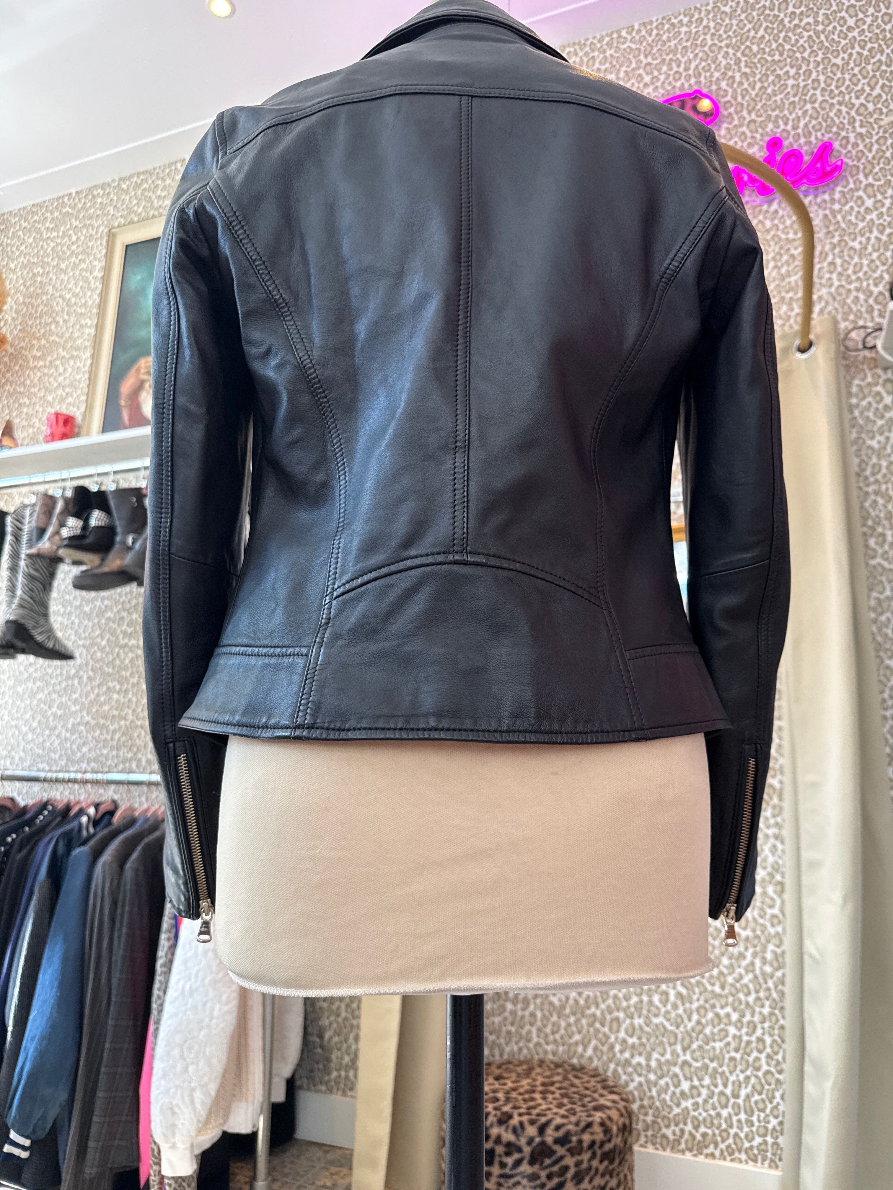 Massimo Dutti leather jacket maat S