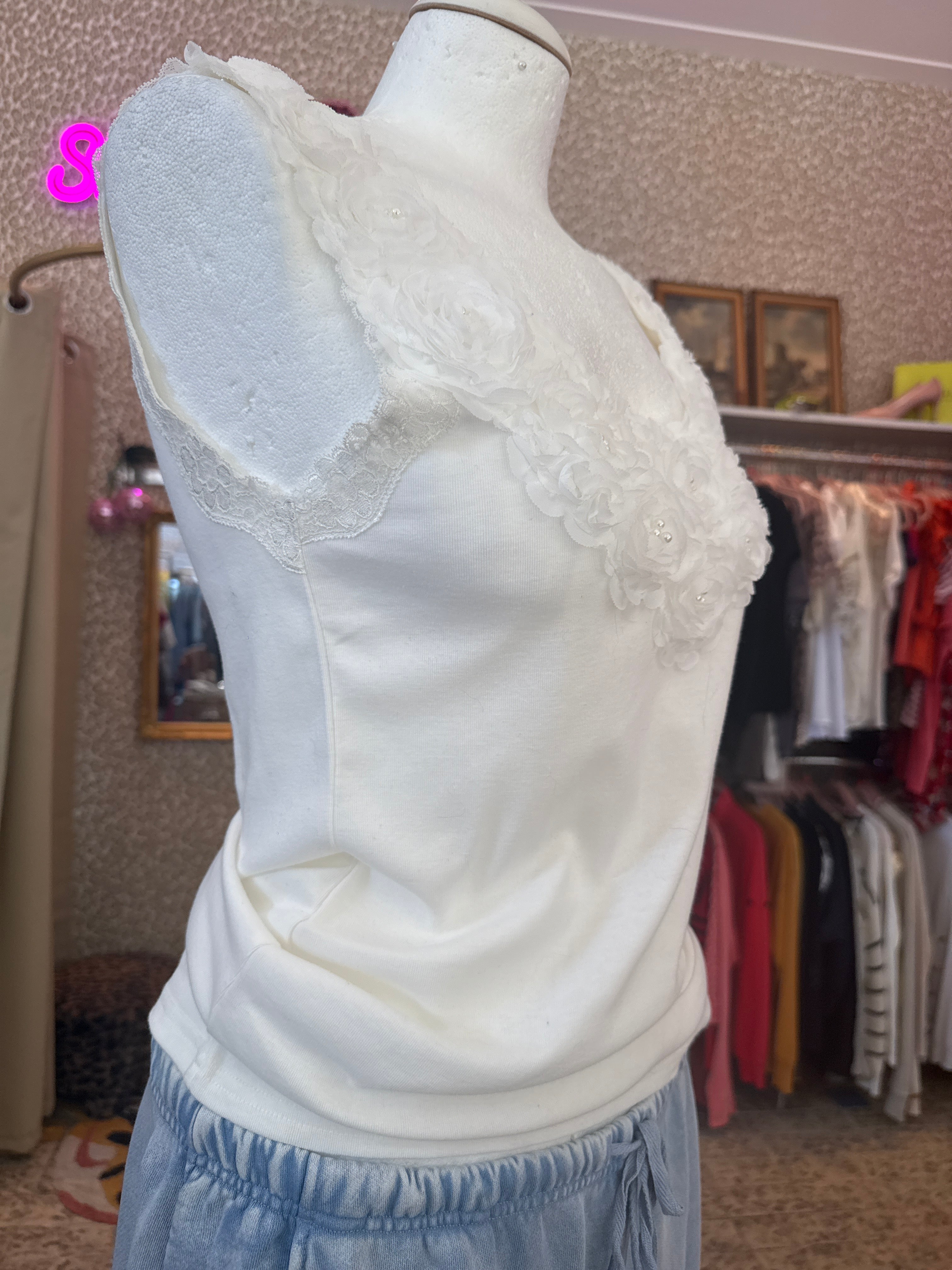 Vintage top met rozen op de borst / maat L