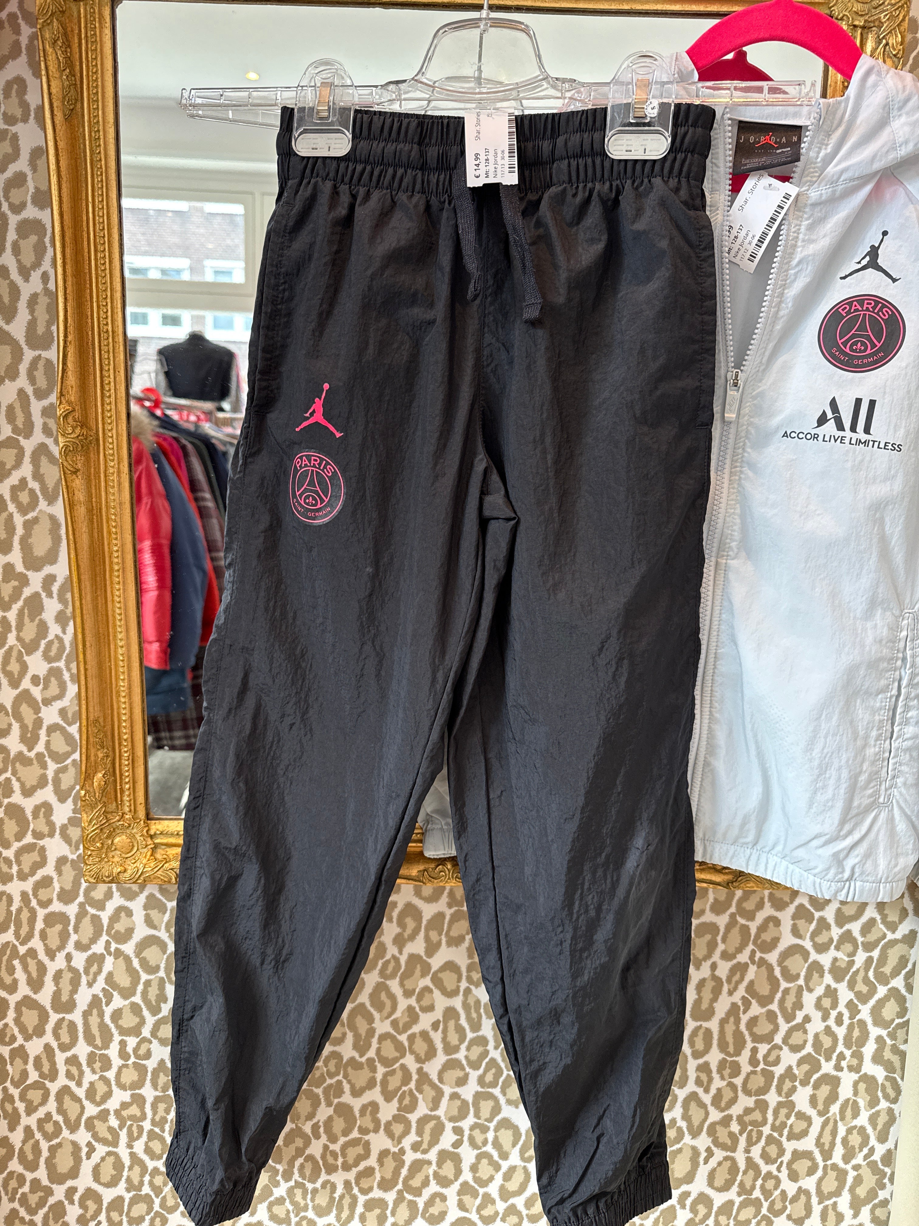 Nike Jordan Trainingsbroek maat 8-10 jaar