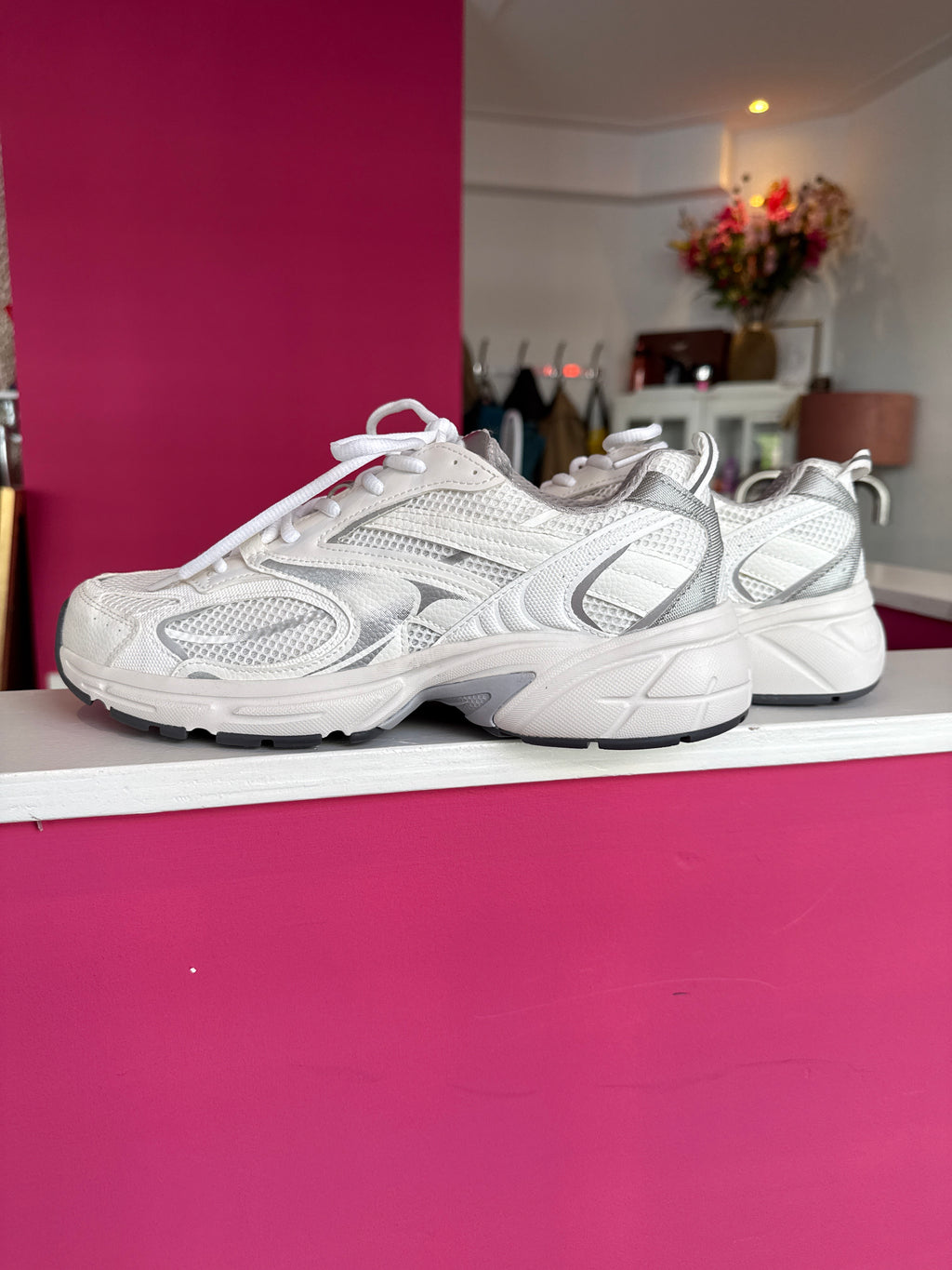H&M sneakers maat 42