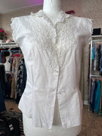 Vintage blouse met bloemen patroon op borst en nek Maat 38 eu size: M