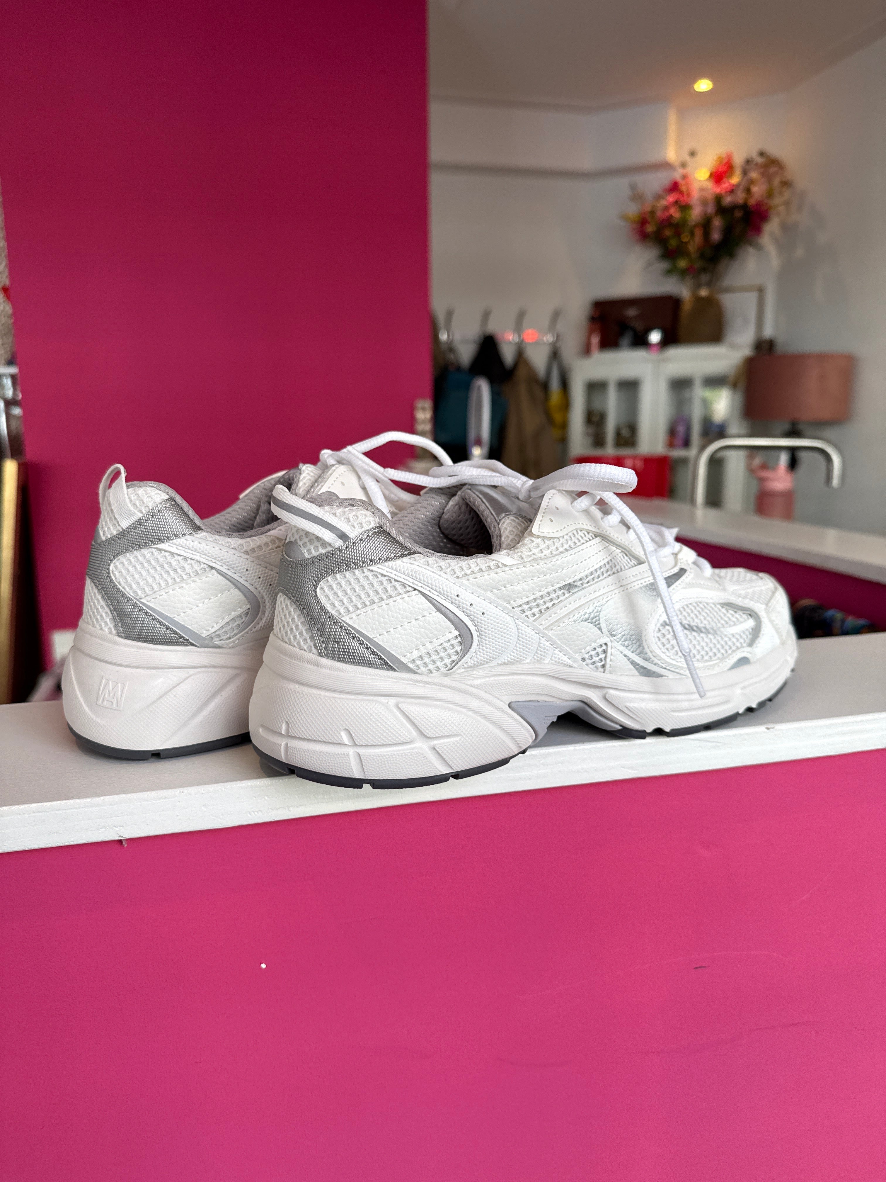 H&M sneakers maat 42