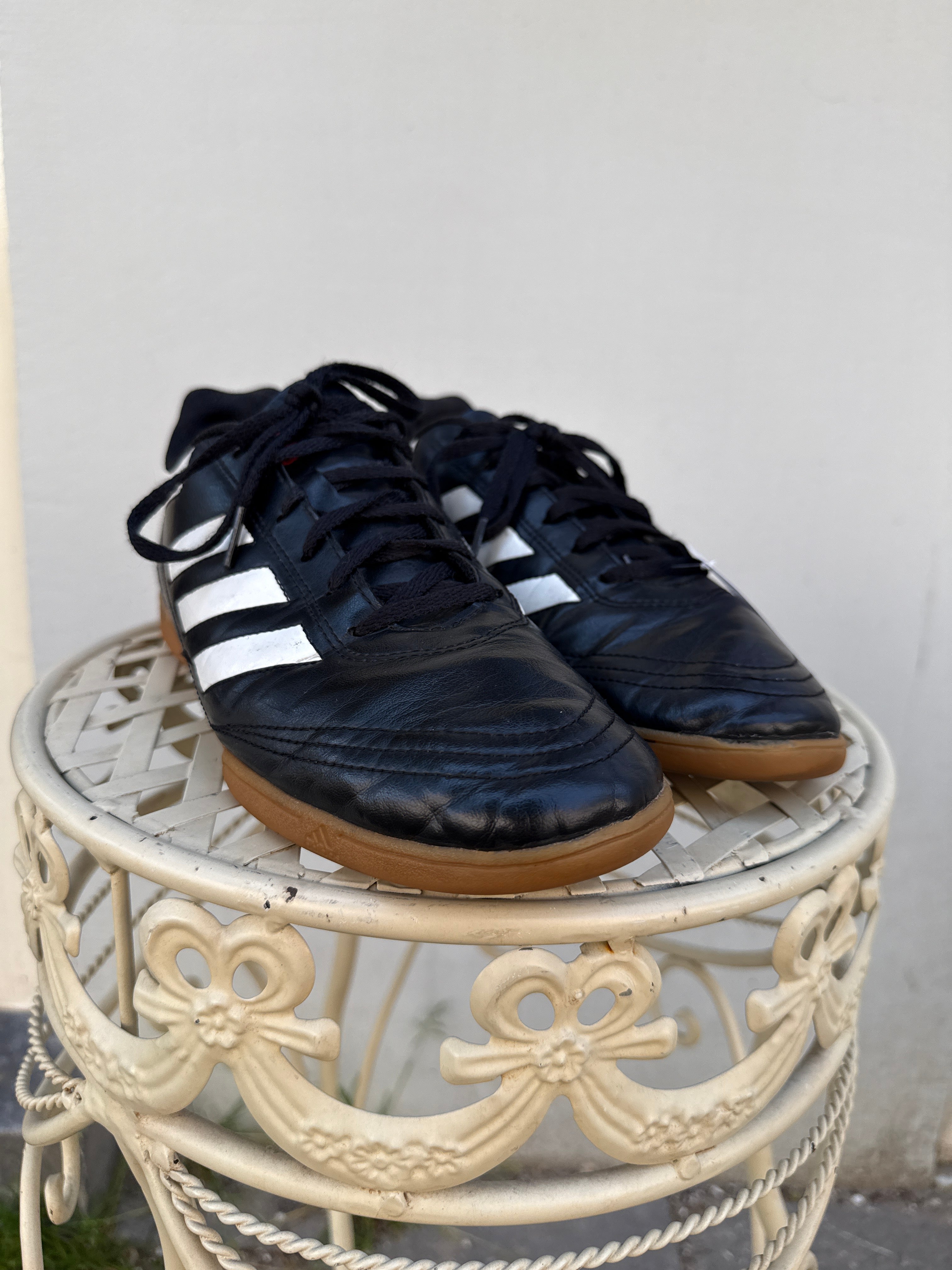 Adidas zaalvoetbal sneakers maat 43,5