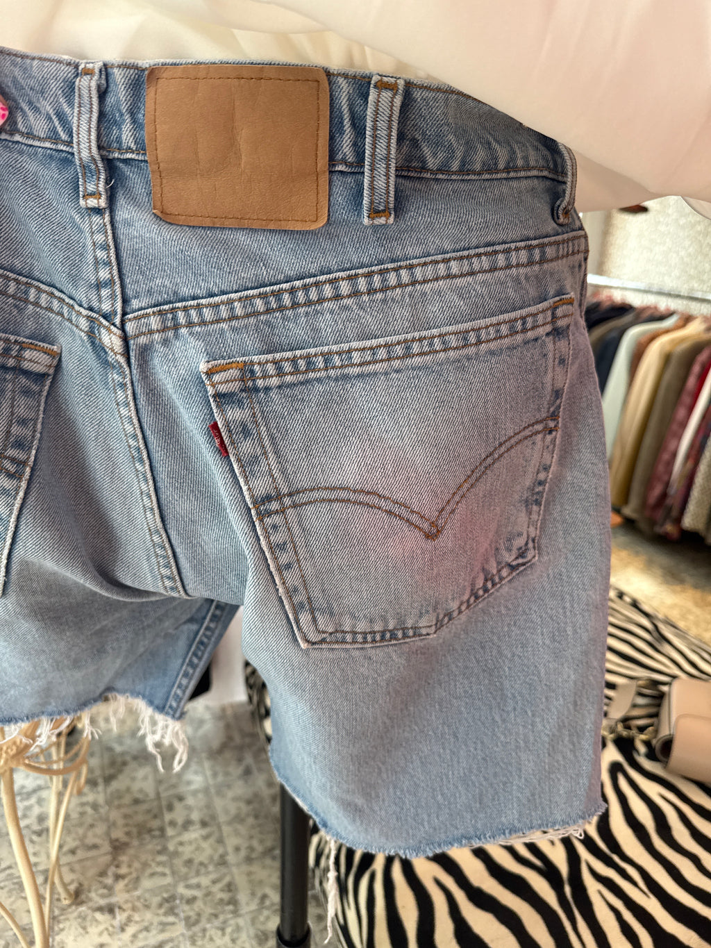 LEVI’s cropped jeans/  maat XL