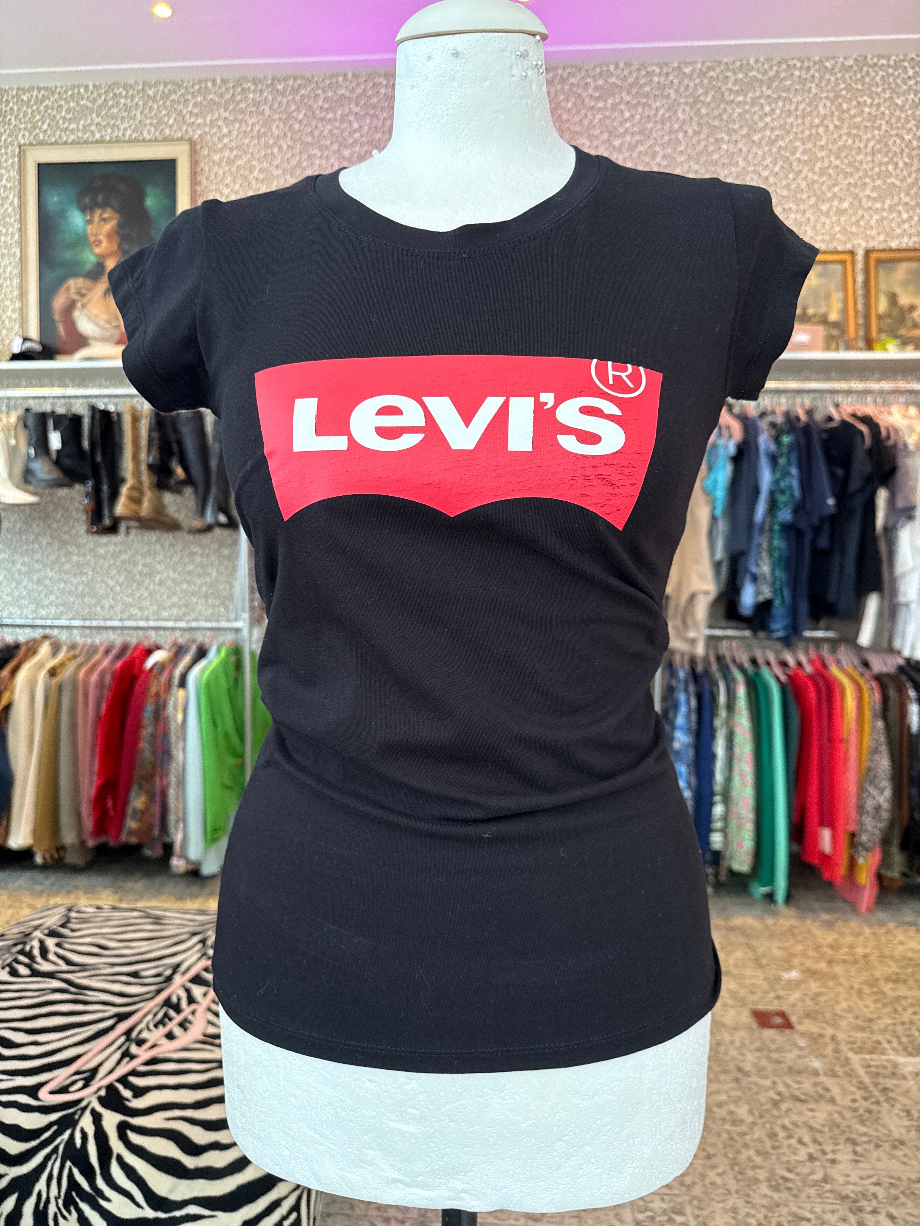 LEVI’s t-shirt maat S