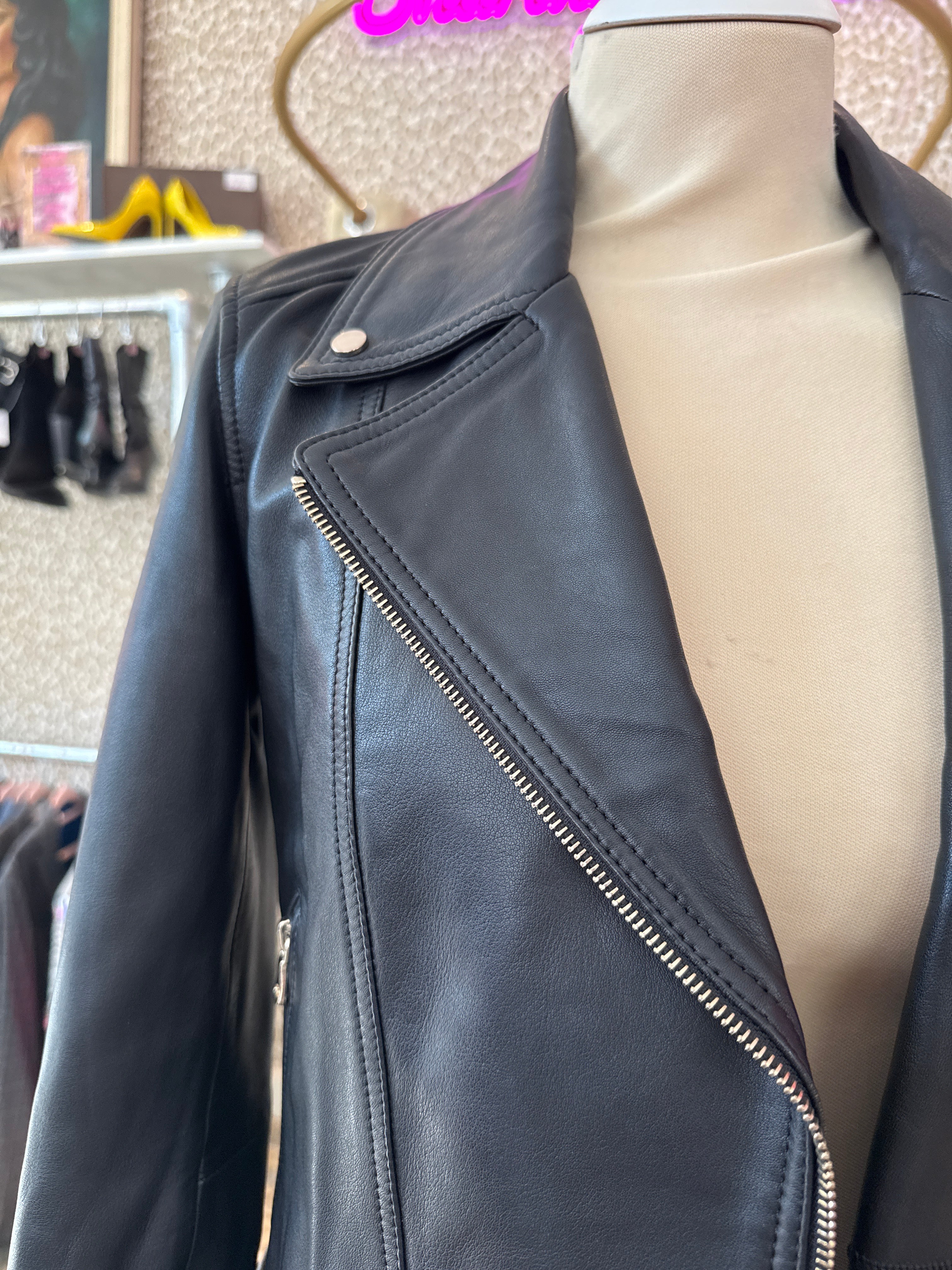 Massimo Dutti leather jacket maat S