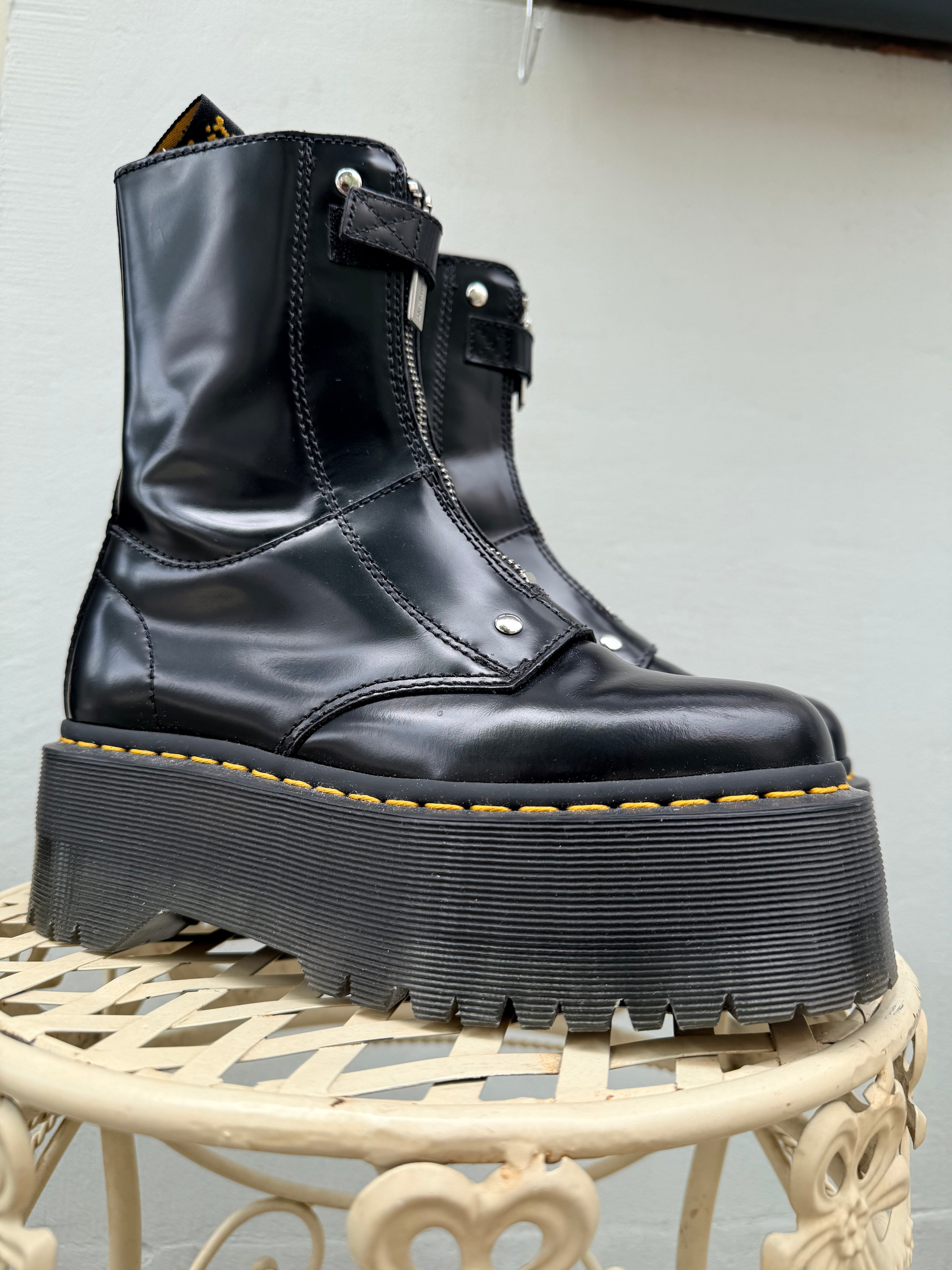 Dr. Martens maat 37