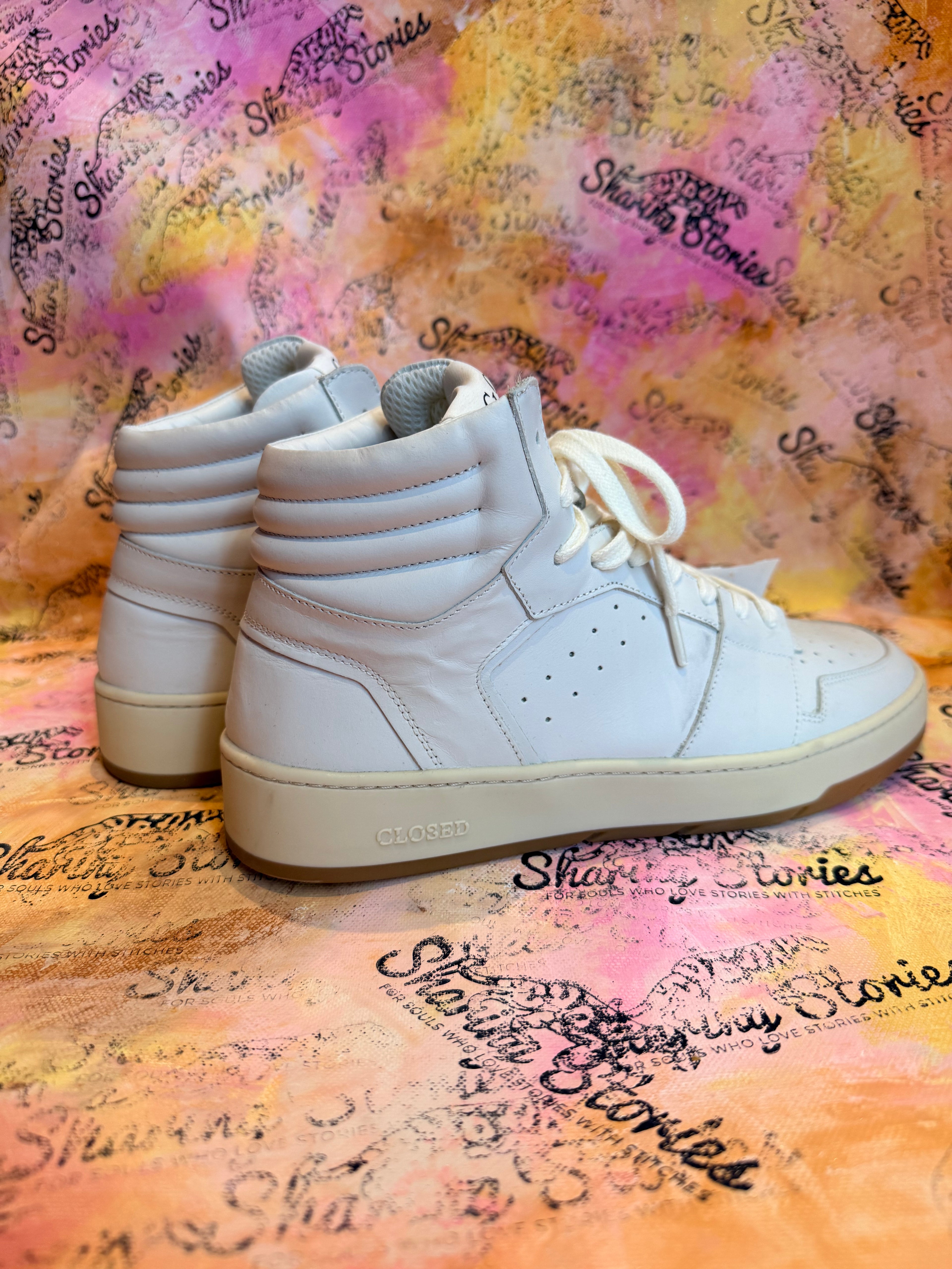 Closed sneakers maat 39