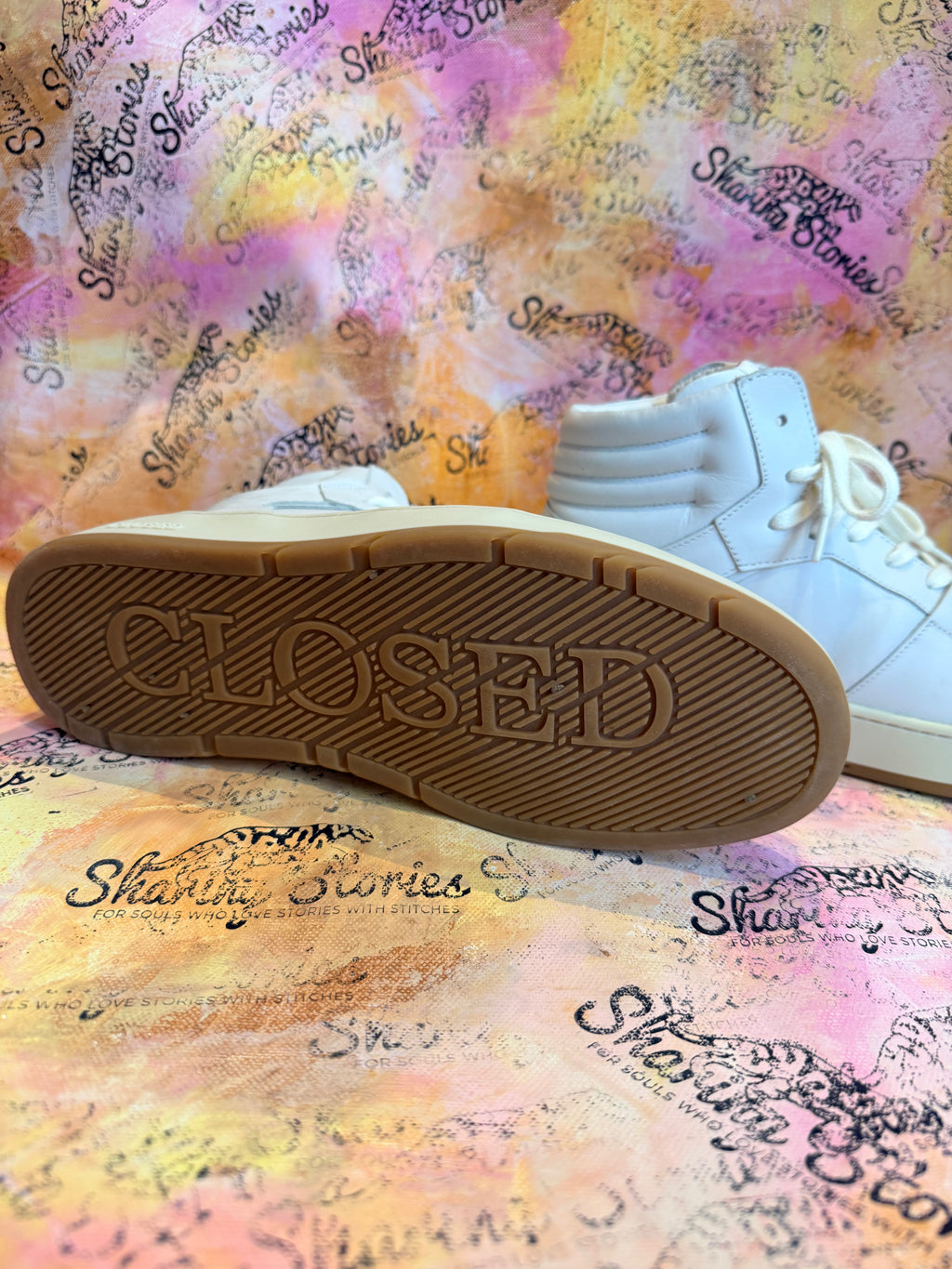 Closed sneakers maat 39