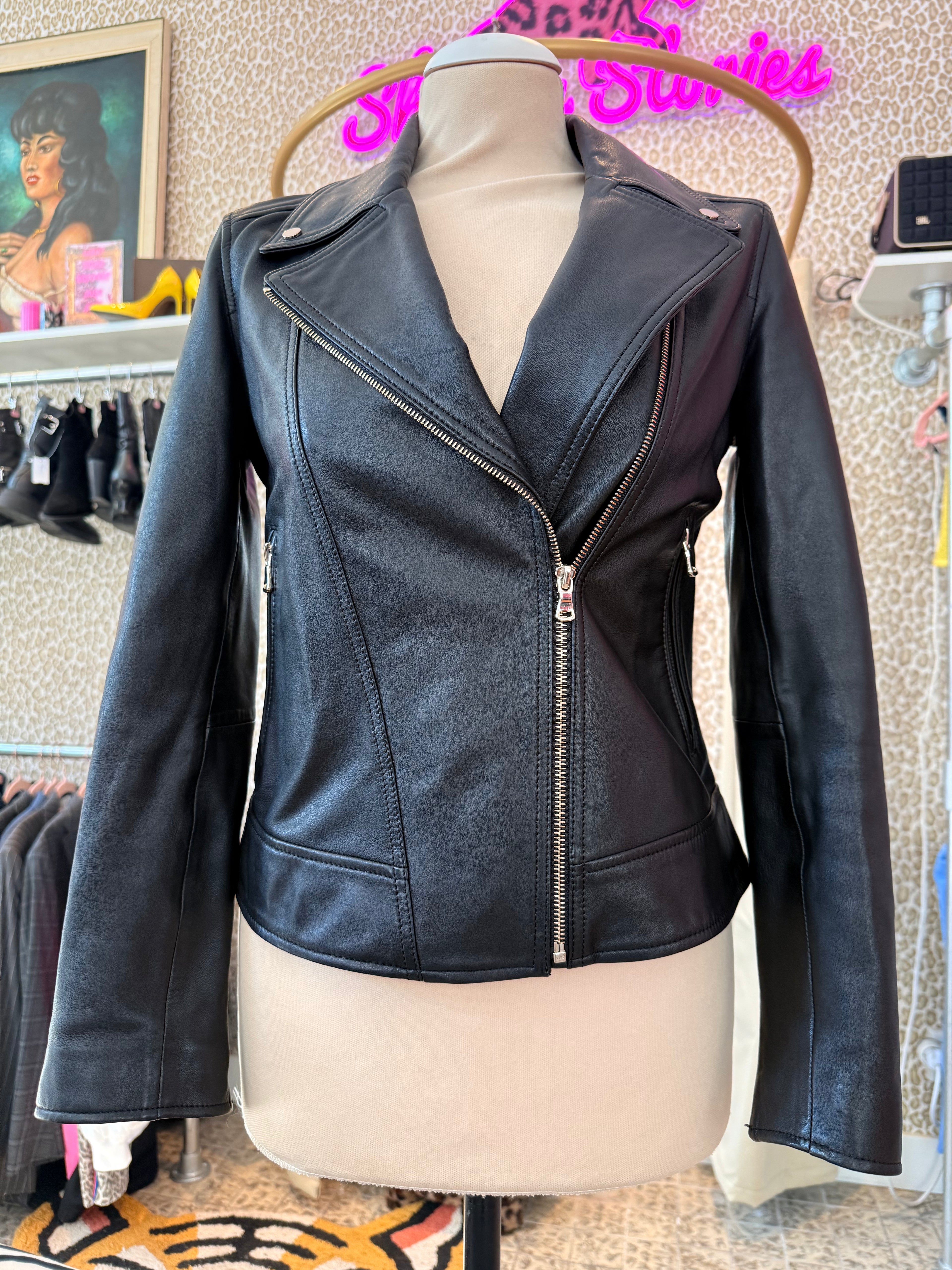 Massimo Dutti leather jacket maat S